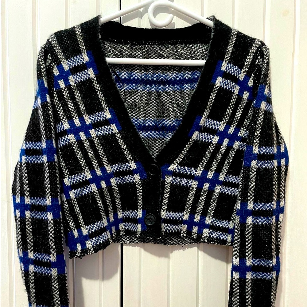 Cropped long-sleeve top